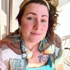 Lisa Sperry's Instagram, Twitter & Facebook