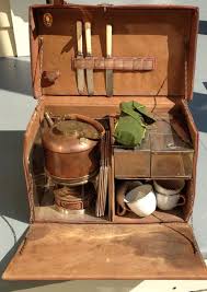 Stara Teakova Omacka A Kava Starozitne A Stare Modne Prehliadky Campaign Furniture Leather Trunk Picnic