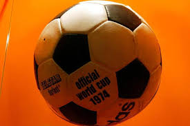 Check spelling or type a new query. Telstar Tango Und Brazuca Die Wm Balle Seit 1970 Bild 2