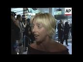 Vicar of Dibley' actress Emma Chambers dies at 53 - YouTube