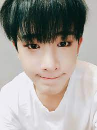 pin de sayuri ikitsuka em wh kihyun hyungwon jooheon