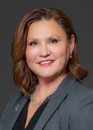 Julie Parsley's Instagram, Twitter & Facebook