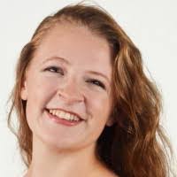 Julia Horner's Instagram, Twitter & Facebook