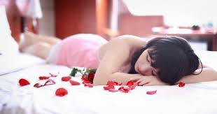 Simak cara merangsang suami berikut ini. 7 Cara Merangsang Suami Untuk Meningkatkan Gairah Seksual Popmama Com