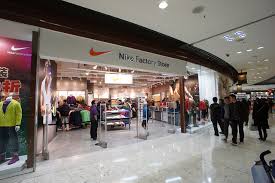 It comprises a shopping centre called citygate outlets, an office tower, and the novotel citygate hotel. é¦™æ¸¯æ—…éŠ æ¸¯éµæ±æ¶Œç«™æ±è–ˆåŸŽ ä¸‰å¤§å¿…é€› å«éŽå¢ƒç©¿æ¢­å·´å£«è³‡è¨Š Jonathan Sin