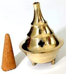 Incense cones with holes below are also called reflux incense cones, which are mainly used in backflow incense burners. Brass Cone Incense Holder Ash Catcher For Burning Incense Cones