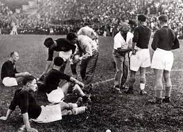 Italy 2 Czechoslovakia 1 In 1934 In Rome The Czech Team Wait For Extra Time In The World Cup Final World Cup Final Time In The World World Cup