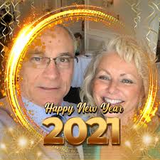 Can a Jandy salt cell be cleaned and what leads to its build up?