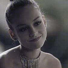 𝒟 𝖾𝗏𝗂𝗅 𝖾𝗒𝖾𝗌.