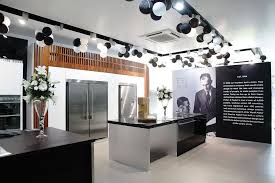 Wall Graphic Kitchen Showroom Showroom Interior Design Showroom Design Home Appliances