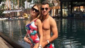 На своей странице в instagram девушка. Devushka Zinchenko Opublikovala Foto S Kolcom Goodnews Ua