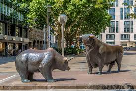 Am samstag werden die beiden symbolfiguren seit 30 jahren auf dem drei jahre später, am 6. Frankfurt Deutschland 3 Juni 2014 Die Bulle Und Bar Statuen An Der Frankfurter Wertpapierborse In Frankfurt Am Main Deutschland Frankfurter Borse Ist Der 12 Grosste Borse Nach Marktkapitalisierung Lizenzfreie Fotos Bilder