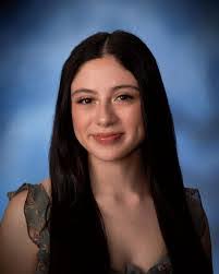 Taryn Harrison's Instagram, Twitter & Facebook