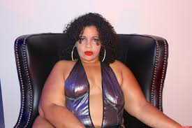 Morbidly obese amateur Red Thunder Thighz displays her cellulite ridden  butt - Pichunter