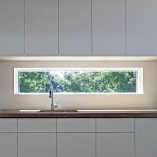 moderne kuche grifflose ober unterschranke grau fenster ruckwand design fur zuhause wohnung innenarchitektur kuche
