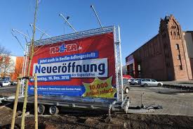 1) bei dem einkauf von möbeln gewährt roller einen rabatt in höhe des zu diesem zeitpunkt geltenden gesetzlichen mehrwertsteueranteils auf ausgenommen von der aktion sind frei geplante küchen, elektrogeräte, küchenzubehör, matratzen & rahmen, lebensmittel, speziell online und im. Mobel Discounter Jetzt Auch In Adlershof Roller Eroffnet Am 10 Dezember Am Adlergestell Adlershof