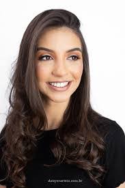 Carol Rech's Instagram, Twitter & Facebook