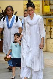 Kareena Kapoor Saif And Taimur Ali Celebrated Holi In Coordinated Outfits Trio Slays In All White Kareena Kapoor Kareena Kapoor Khan Outfits