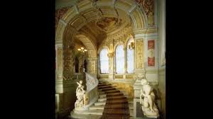 Muzeul hermitage se afla acum in mai multe locatii, insa pentru majoritatea vizitatorilor, atractia principala, palatul de iarna, este o componenta esentiala a oricarui itinerariu din sankt petersburg. Sankt Petersburg Palatul Ecaterina Mamina Sorochka Marina Zhuravlyova Youtube