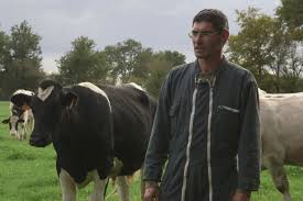 Fatah est un homme simple et de bonne nature, dans la lignée directe de son père, ce qui lui vaut d'être sujet de toutes les railleries dans son village d'algérie. Un Documentaire Sur Une Conversion En Agriculture Bio A Sainte Pazanne Sur France 3 Le Courrier Du Pays De Retz