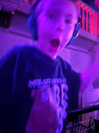 Rave reviews of the show so far! I'm gonna be just some dude in Madison and  St. Louis tonight and tomorrow! Come see it!