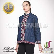 Sehingga untuk wanita gemuk juga tidak perlu bersusah payah lagi dalam mencari ukuran dan model yang tepat untuk baju batik kerja wanita. Atasan Batik Wanita Etnik Tenun Troso Jepara Handmade Bls045 Shopee Indonesia