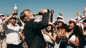 Een sprankelende en gevoelige film over een commune in kopenhagen in de jaren '70. Drunk Kortfilm Be Kutfilm Be