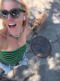 ✨ Healed girls wear Rock + Raw @busyphilipps