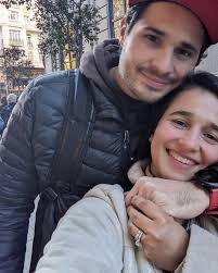 Bodas de Hierro" le llaman al llegar a los 6 años de aniversario! como si  de alguna manera u otra se lograra concretar en esa palabra, el "hierro";  lo que hasta este