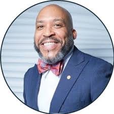 Reginald Pelzer's Instagram, Twitter & Facebook