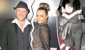 Thomson was born in 1969 in. Cold Feet S John Thomson And Wife Sam To Divorce After 10 Years It S Very Hard And Sad Celebrity News Showbiz Tv Express Co Uk