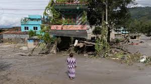 'Everything is under mud': Nepal death toll rises to 389 amid fears of new flood