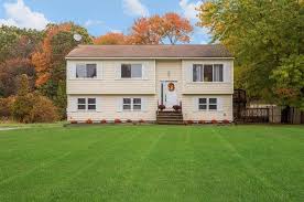 See all 67 apartments in barrington, ri currently available for rent. 150 Palmer Ave Warwick Ri 02889 Mls 1268349 Coldwell Banker
