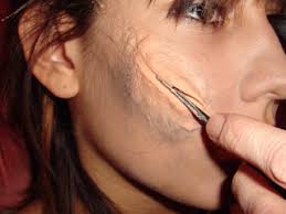 Gibt's da irgend ne bestimmte masse dafür, womit man sich das so im gesicht formen kann? Halloween Idee Platzwunde