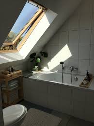 Schones Badezimmer In Dachgeschosswohnung Wohnung Schone Badezimmer Einrichtungsideen Wohnzimmer Landhaus