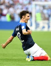 Revivez la fantastique coupe du monde de la fifa 2018 avec cette version originale. Benjamin Pavard Les Paroles De La Chanson De La Coupe Du Monde 2018 Elle
