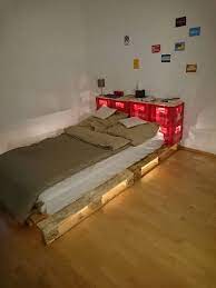 Herzlich willkommen zu unserem test. Sternburg Bett Aus Bierkasten Und Paletten Von Alex Clavel Diy Crate Beer Sternburg Bed Bedroom Wg Wohnung Bett Bett Aus Paletten