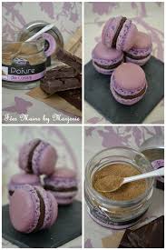 Macarons Au Chocolat Et Au Poivre De Cassis Fees Mains By Marjorie Macaron Chocolat Macaron Chocolat