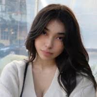 Maria Schaefer's Instagram, Twitter & Facebook