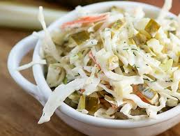 Une Recette Facile Et Delicieuse De Salade De Chou Aux Cornichons Recipe Food And Drink Food Favorite Recipes