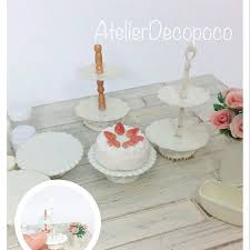 ケーキスタンド 作りました 先日の先生の動画配信見て 作りたくなり再挑戦 奥にあるのが以前作った物 左の方に隠れている物が途中で放っておいたあった物 どうにかして形にしないと ミニチュア ケーキスタンド 再 tiered cakes tiered cake stand