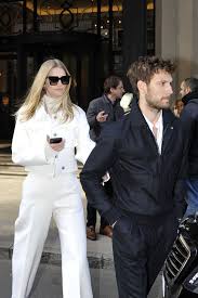 Maybe you would like to learn more about one of these? Was Ist Da Los Toni Garrn Und Alex Pettyfer Zoffen Sich Promiflash De