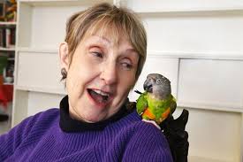 Polly want a sitter! UWS woman looking for parrot watcher