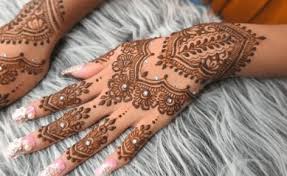 Gambar henna bunga yang mudah 100 gambar henna tangan kaki pengantin motif corak model simple terbaru henna tangan cantik mud tato tangan henna desain henna. 30 Jasa Henna Art Pernikahan Makassar Terbaik Makeupmakassar Com