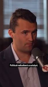 For this beautiful estate in Lakeland, Tennessee, we paired GAF Timberline  HDZ in Mission Brown with custom sable gray accent metals, adding depth to  the brick and character to the exterior design.💯