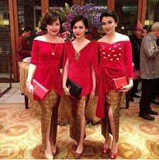 Model long dress brokat kombinasi. Kebaya Polos Warna Merah Rok Batik Modern Busana Batik Model Pakaian Wanita Pakaian Wanita