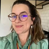 Barbara Avelar's Instagram, Twitter & Facebook