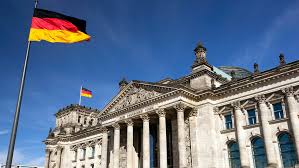 Germany, officially the federal republic of germany, is a country in central europe. Ekonom Nemci Jako Precizni Roboti Bez Emoci Znacka Nemecko Tahne Narazi Ale Na Predsudky Hospodarske Noviny Ihned Cz