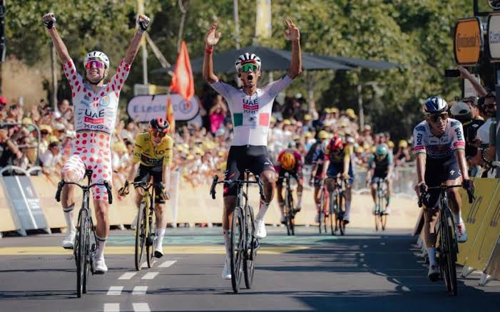 Embestida de Isaac del Toro en Barcelona le permite ganar la segunda etapa  del Tour | COPACI
