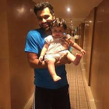 With the lockdown all around the world due to the menace of coronavirus, the sportsmen have been at home spending time with their kids and family members. Rohit Sharma Clicked With Ms Dhoni S Daughter Ziva For More Cricket Fun Click Http Ift Tt 2gy9biz Http Ift T India Cricket Team Cricket Sport Cricket